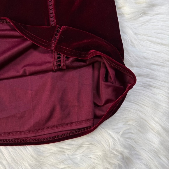 NWT Lulus Who's Who Crocheted Lace Velvet Shift Dress - Picture 7 of 10